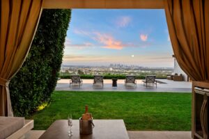 19 Cabana Pool City View